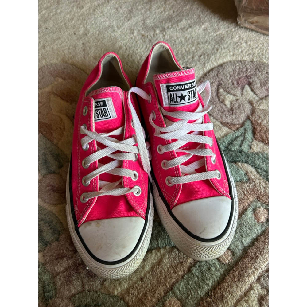 Converse pink size 7W